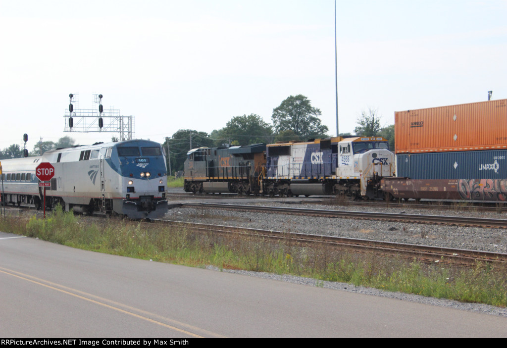 Amtrak 64 "Maple Leaf" and CSX I007-20